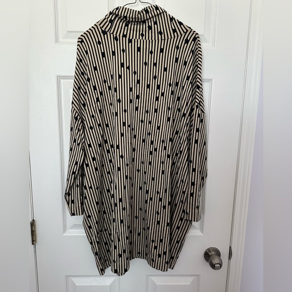 Two Danes Dress - Picture 4 of 5